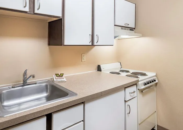 Extended America - - Midtown Hotel